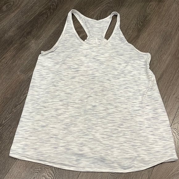Lululemon tank in a white and grey mix colour. - Picture 1 of 2